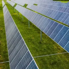 Ile zarobisz na dzierżawie pola pod fotowoltaikę? Stawki 2025