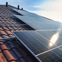 Nadprodukcja PV? Rozwiązania problemu i zyski z fotowoltaiki