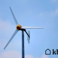 Ile kosztuje przydomowa elektrownia wiatrowa? Sprawdź ceny 2025