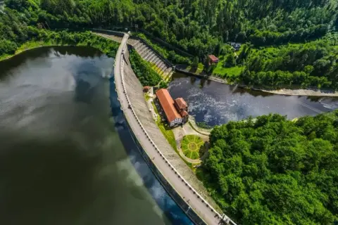 Elektrownie Wodne Jelenia Góra: Odkryj Zabytki i Sekrety