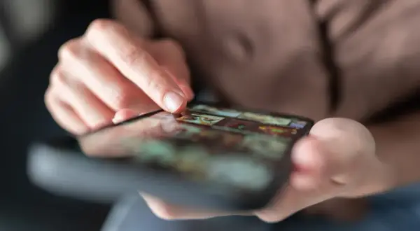 Dlaczego dobre platformy rozrywki online coraz częściej przypominają aplikacje premium?
