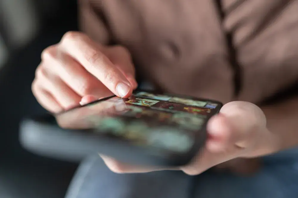 Dlaczego dobre platformy rozrywki online coraz częściej przypominają aplikacje premium?
