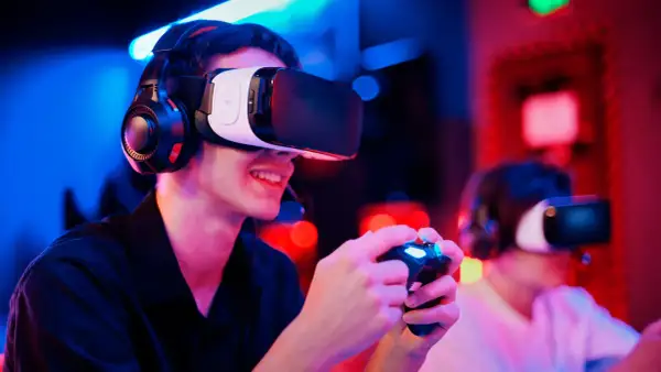 Od klasyki po VR: jak będzie wyglądała rozrywka online za 10 lat